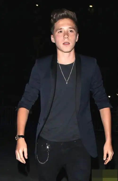 年轻时候的贝克汉姆,可是球坛出了名的帅哥.