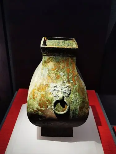 兰州博物馆白衣寺白衣塔马家窑文化陶罐青铜器