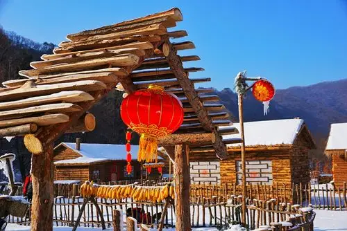 关门山的小木屋具有浓郁的东北特色是众多旅游点的极具持色北方建筑