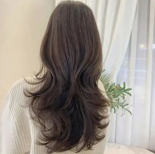 内外卷交融带来蓬松和动感轻甜柔美又飘逸的高层次人鱼烫,这个秋冬