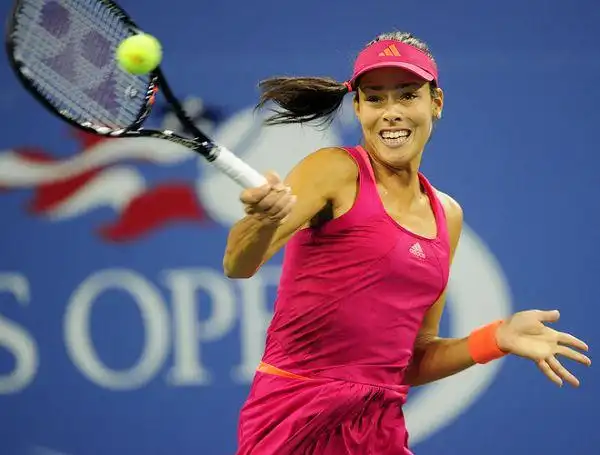 美女伊万比赛中