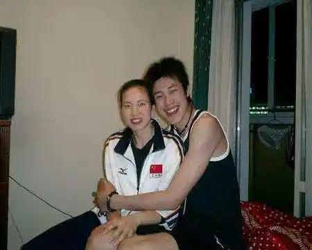 郎平每年都坚持去看望汤淼, 人间大爱,应景一首歌