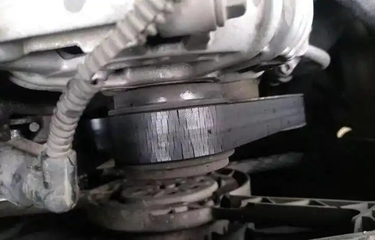 如何保养汽车发电机皮带