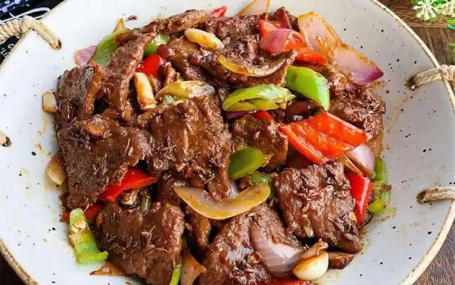 折影家巨好吃的香辣孜然牛肉片!又要多吃两碗饭