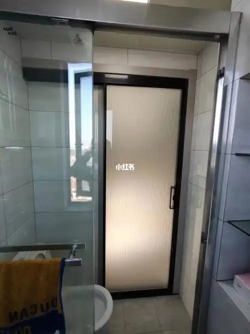 卫生间超白油砂长虹推拉移门