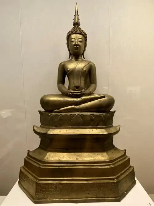 从东南亚出发|泰国佛像长什么样?_佛陀_佛教_历史