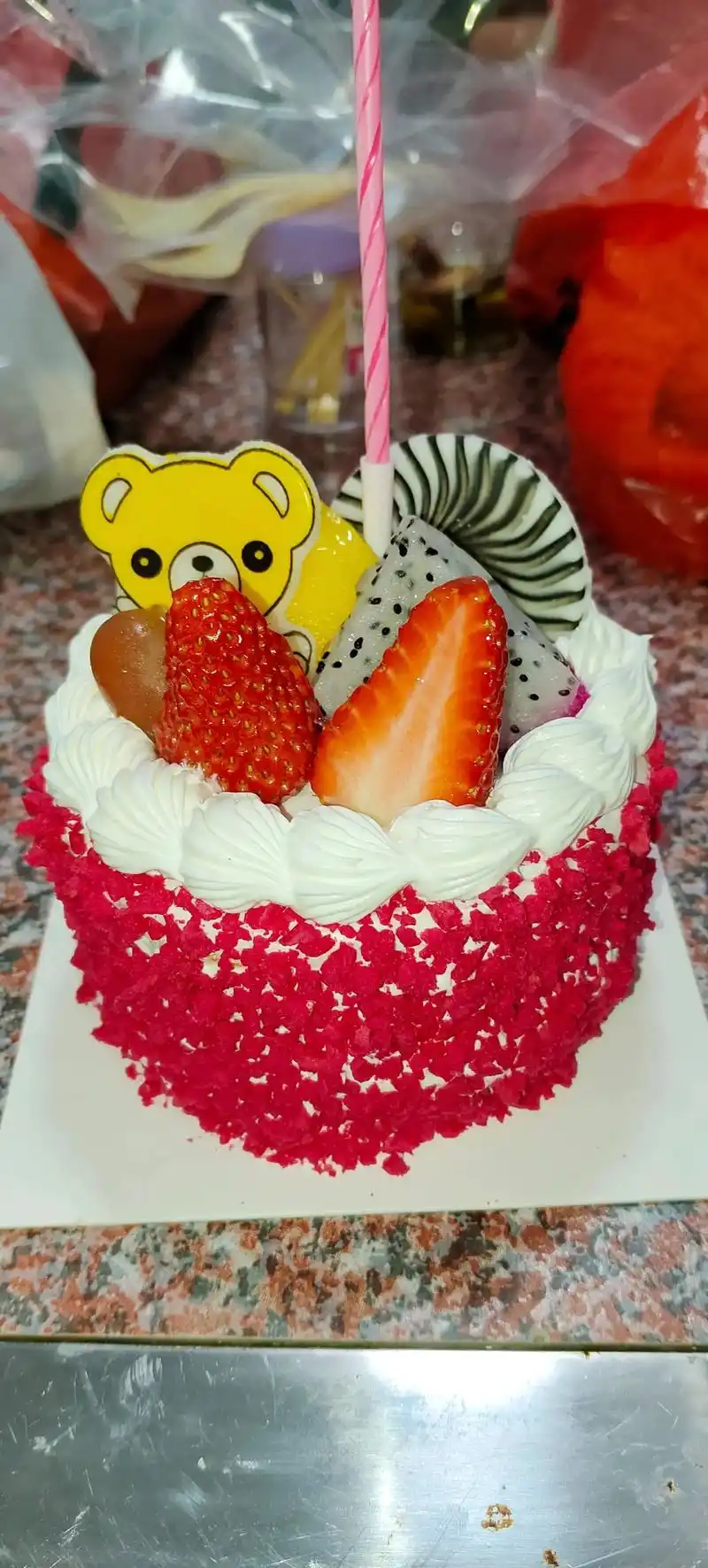 永远十八岁 ,原来一个小蛋糕能买到我的开心!其实女人是个很 - 抖音