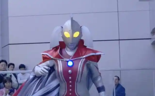 赛罗的奶奶是玛莎奥特曼.