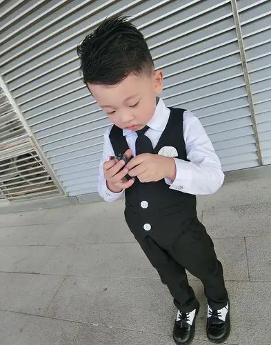 男孩小西装儿童男宝宝马甲三件套男童礼服套装2020新款春帅气西服