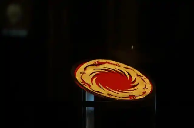 成都金沙遗址出土的太阳神鸟