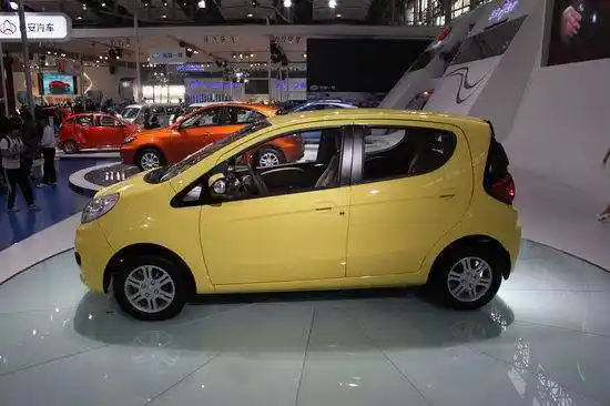 女士迷你型汽车自动挡(女士迷你型汽车自动挡燃油车)