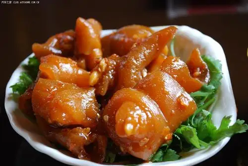 流了半个小时的口水后,苦尽甘来,坐下就点上我的最爱,口味猪脚