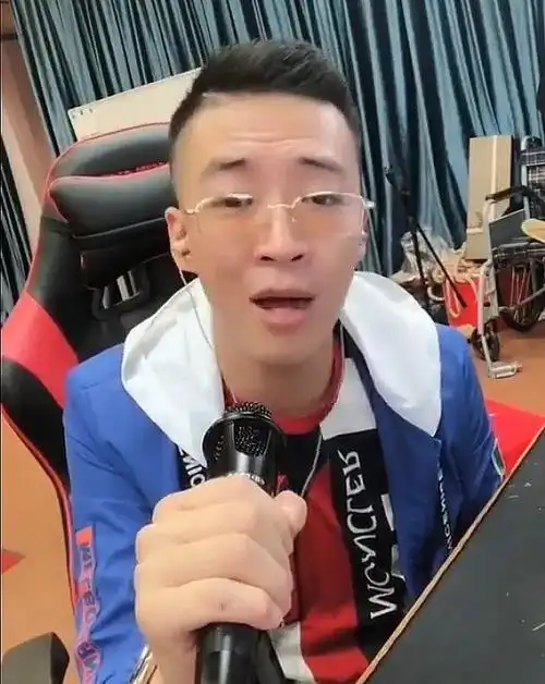 从电工到超人气主播刘一手已直播11年迎来重回yy首个周年庆