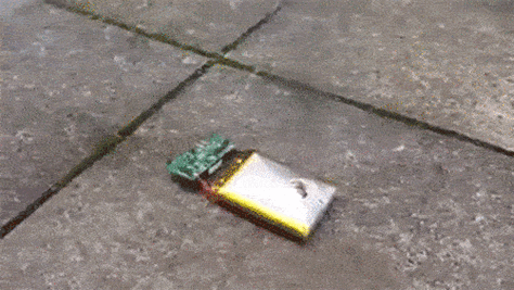 2,各种分类电池及充电宝很多司机有在车内抽烟的习惯,很熟练的随手将