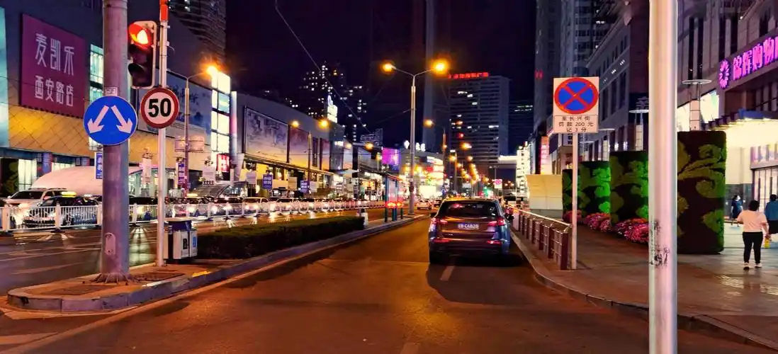 立夏时节商业街阑珊夜色 - 随手拍夜景 花粉俱乐部