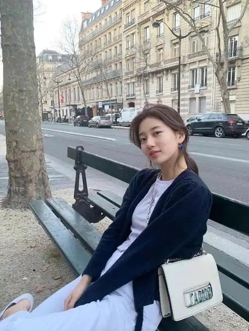 裴秀智suzy的日常通勤穿搭分享