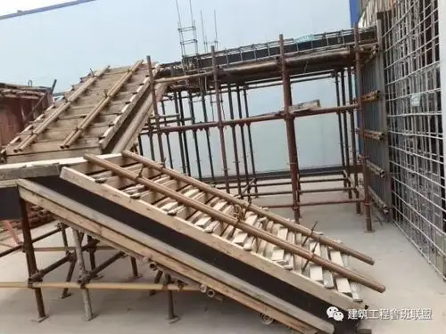 楼梯支模样板(封闭式支模)