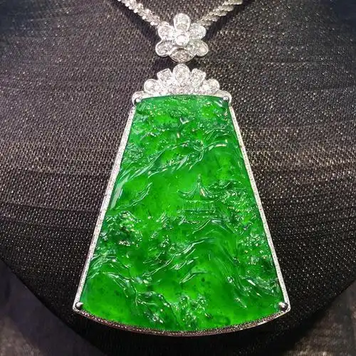 玉佳佳冰辣绿山水牌翡翠吊坠18k镶嵌缅甸翡翠女款送老婆送妈妈节日