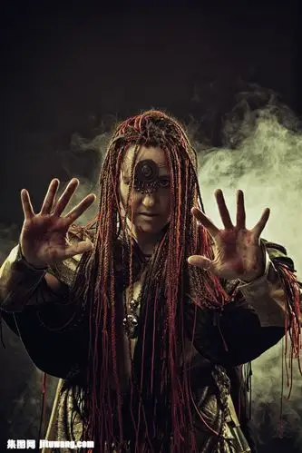 伸出双手的萨满巫师图片,萨满,巫师,女巫,法师,外国女人,手掌,生活