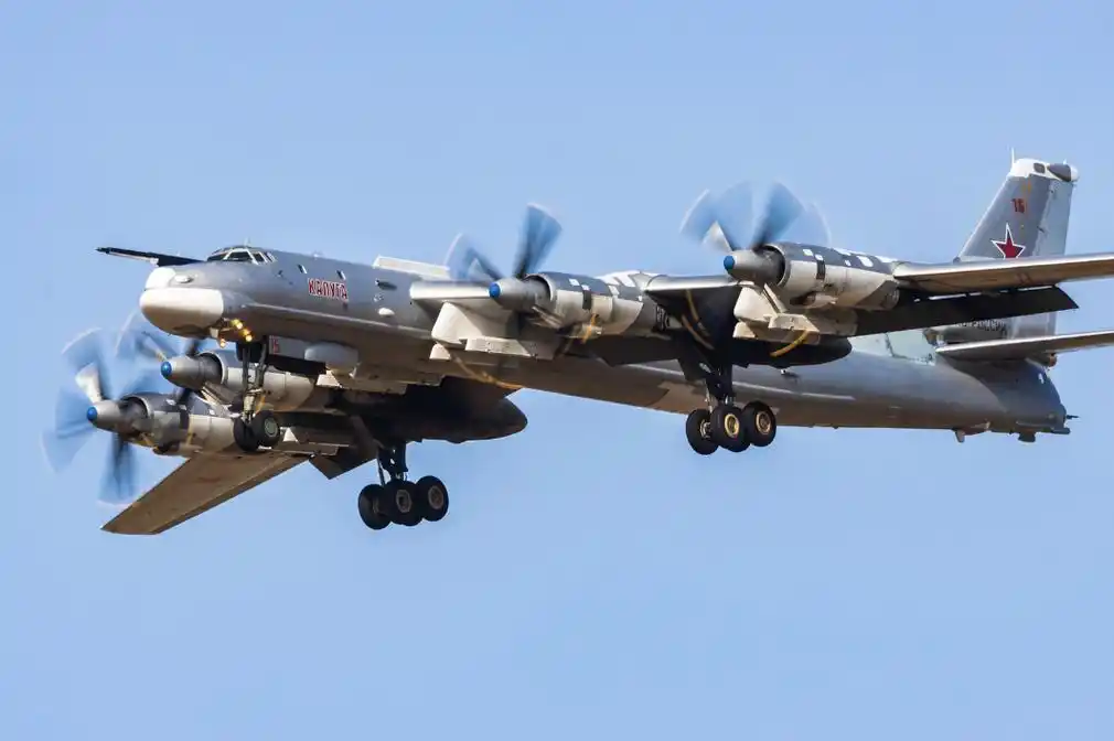 史前巨熊!图-95轰炸机从诞生之日就已过时,可为何至今仍在服役