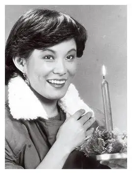 原来是刘松仁在进行了失恋放松旅游时,意外相识了空姐苏嘉燕.