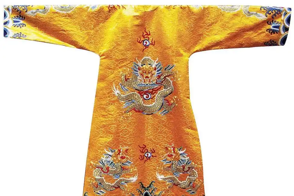 龙袍上到底绣有几条龙?从何时皇帝穿的衣服叫龙袍