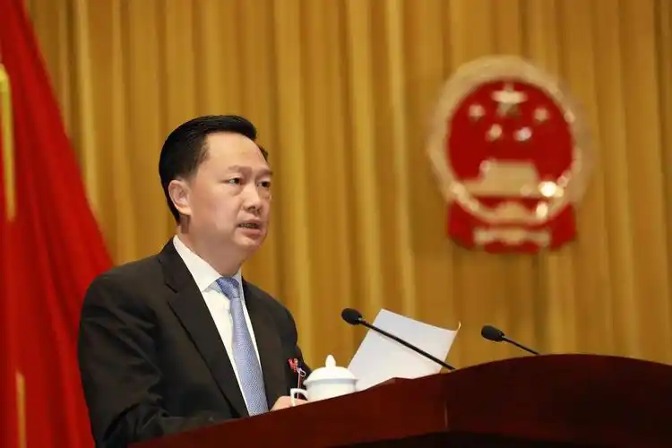 珠海市九届人大九次会议开幕