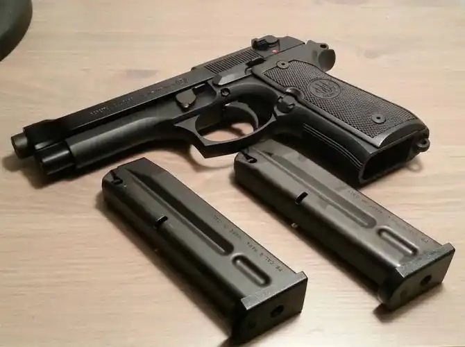 p>1985年由意大利 a target="_blank" href="/item/伯莱塔公司