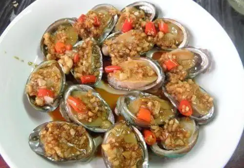 葱香小鲍鱼和粉丝蒜蓉蒸扇贝鲜味提升的两道美味