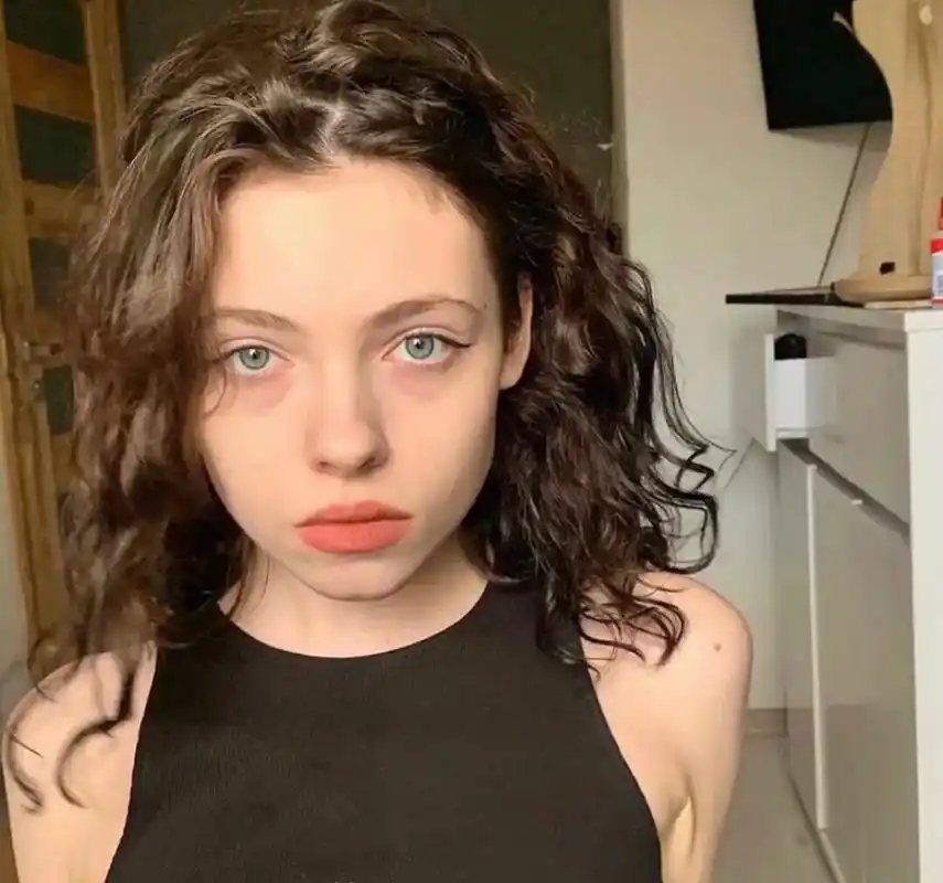 头像 #欧美头像ins #欧美潮图 如果爱情太难,我祝各位 - 抖音