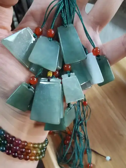 翡翠无事牌推给做手工的小姐姐吧清货了