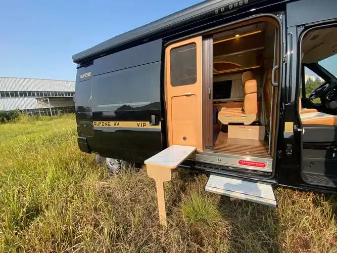 带你了解20多万的24款福特趣蜂江铃b850房车,豪华实用完美融合!