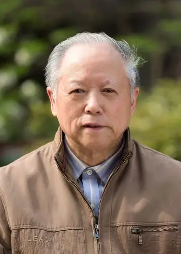 光影里的笑容--68位老同志的电子版证件照