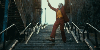 但别忘了,在他开枪杀人后,惊慌的自言自语—— 惨了惨了…… sir更