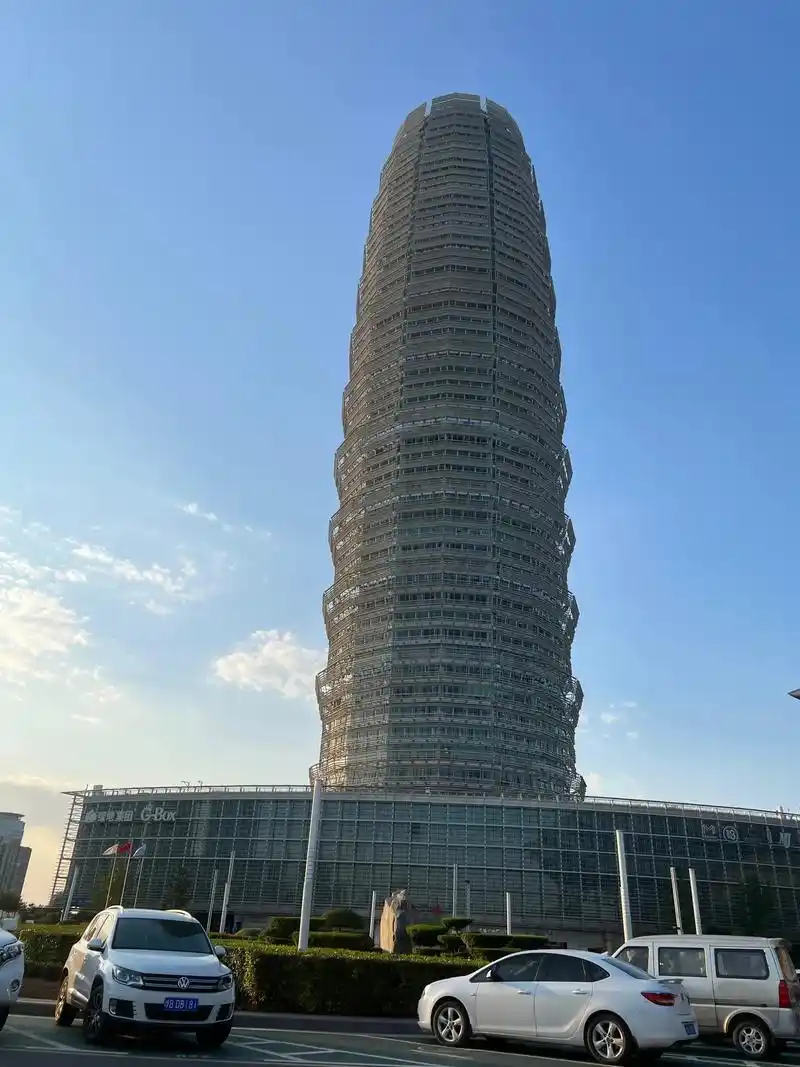 来我们大郑州玉米楼打卡啦99 号称"中原第一楼"真的太好看了 - 抖音