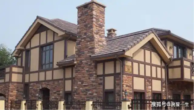 文化石了,费用上每平方价格在120-150元,这种材料建房更复古更有质感