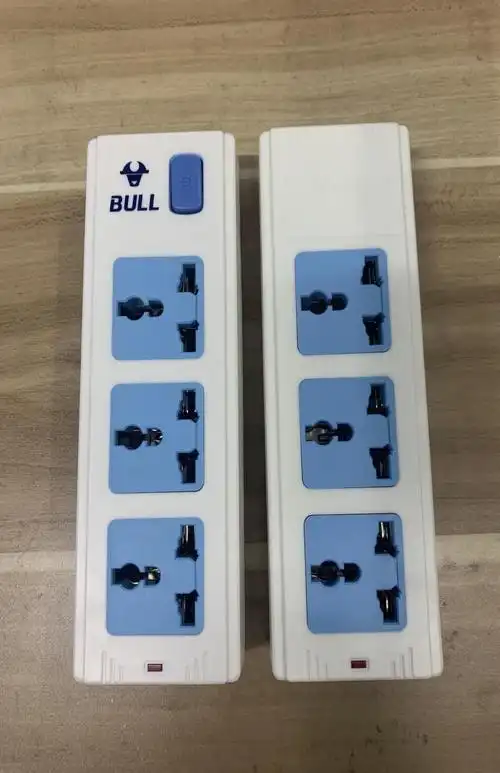 公牛万能插座 英标欧标英式转换美标拖线板 多用香港版插排插线板