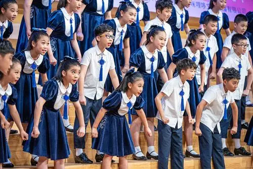 昆阳二小若水合唱团获第七届中国童声合唱节银奖第二名