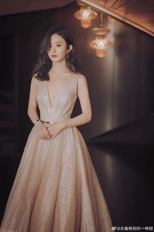 赵丽颖金色星光渐变裙##赵丽颖腾讯星光大赏##赵丽颖星光大赏