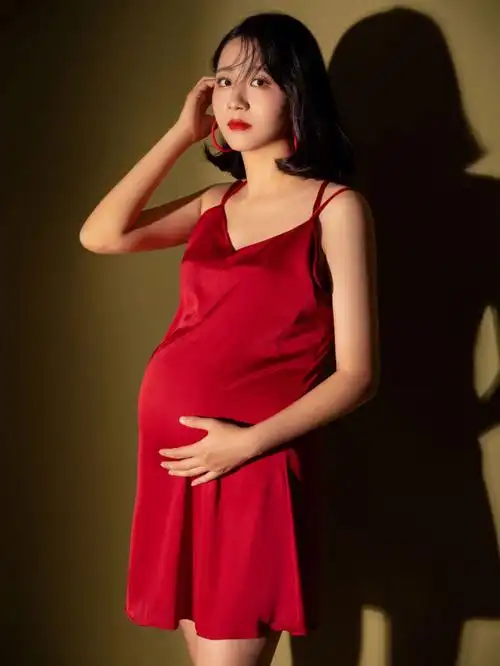 苏州孕妇照典范丨红色吊带裙性感有气质
