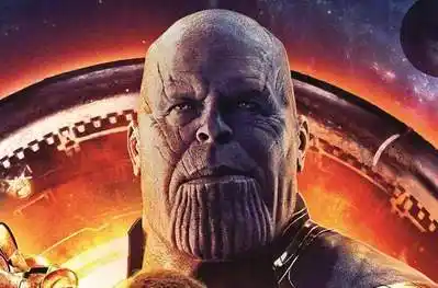 蚁人缩小到灭霸手套上偷钻石,蚁人钻到灭霸耳朵里在变大,锤哥可以把