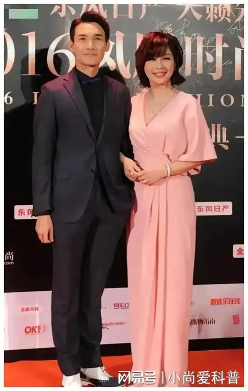 张铎与妻子同框惊艳众人,娱乐圈中的真爱典范