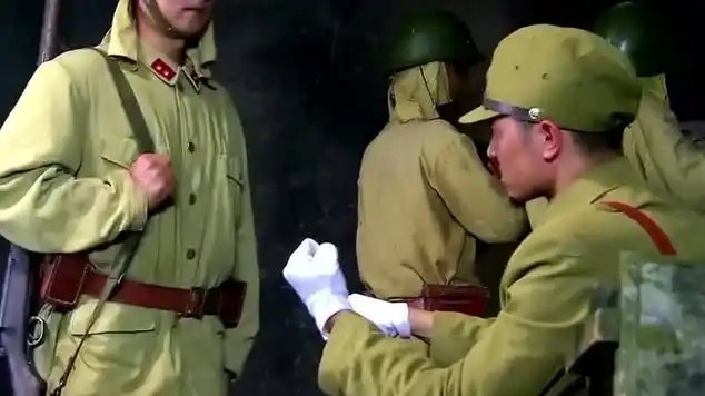 武工队传奇鬼子和伪军干得热火朝天,真是两傻军队|历史剧|战争剧_网易