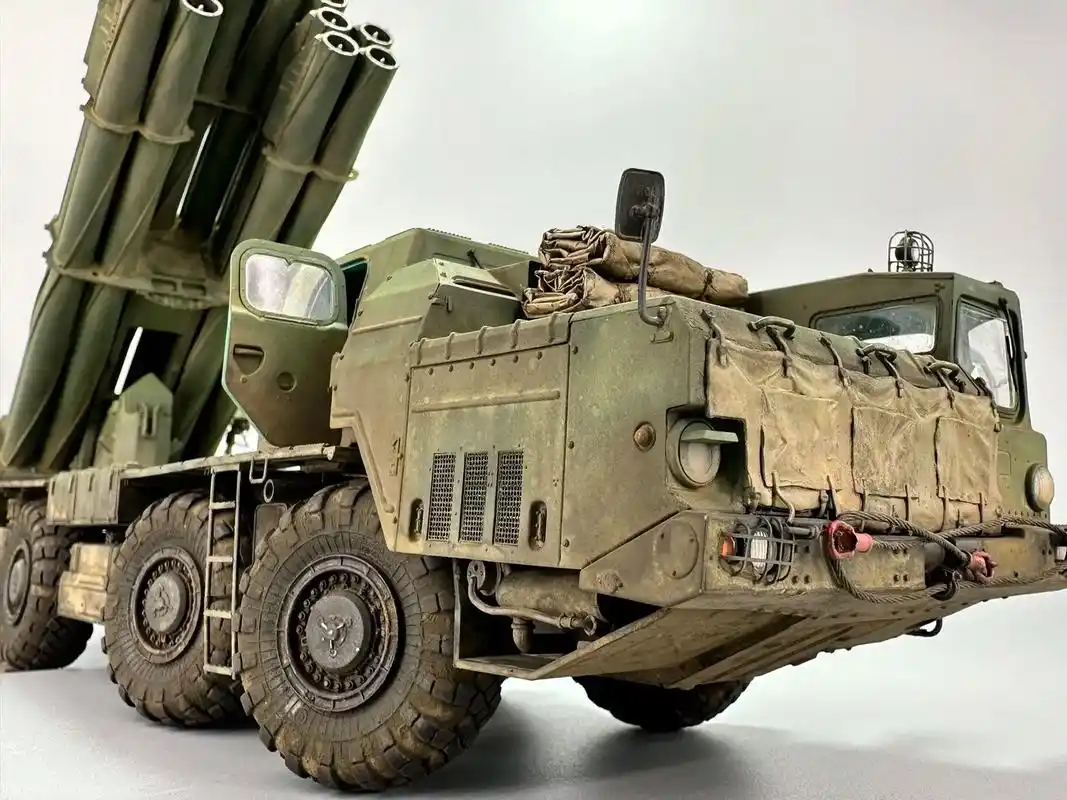 俄罗斯9396龙卷风 多管火箭炮.俄式暴力美学#模型 #模型 - 抖音