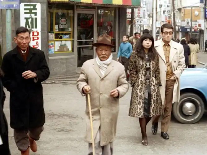 老照片 | 韩国汉城,1972年.尼克·德沃尔夫