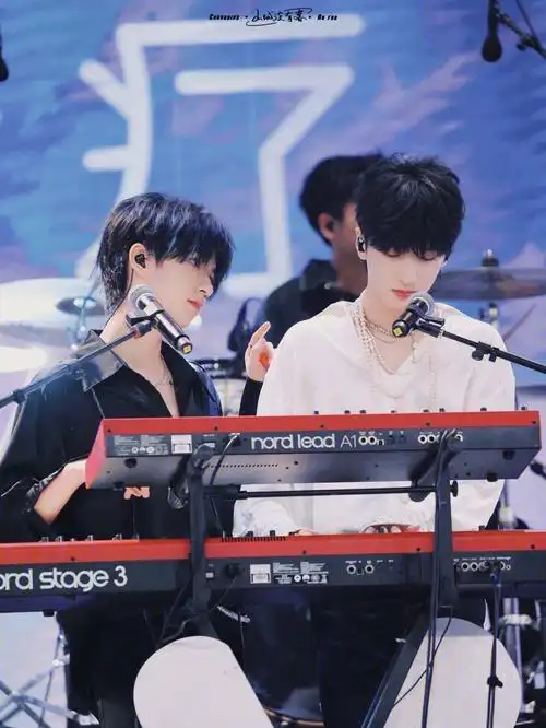 贺峻霖严浩翔真奈斯