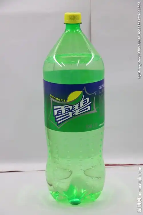 雪碧大瓶装图片