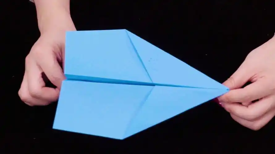 纸飞机怎么折