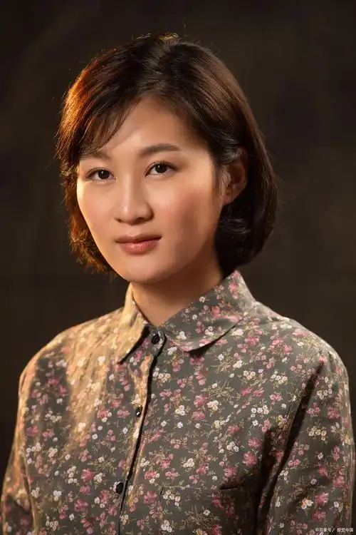 程愫现状曝光,穿百元裙子依旧美丽,离婚后成为戏剧影视学院院长