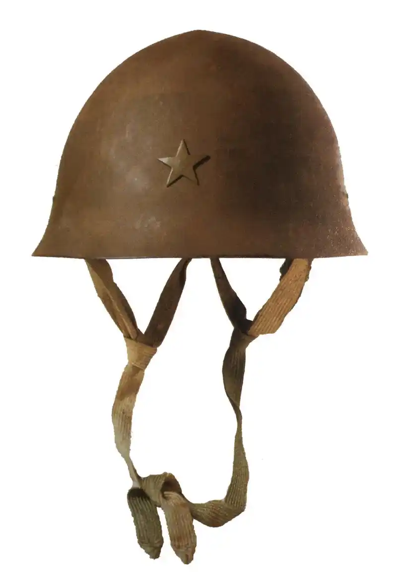 图说侵华日军的单兵装备:头盔